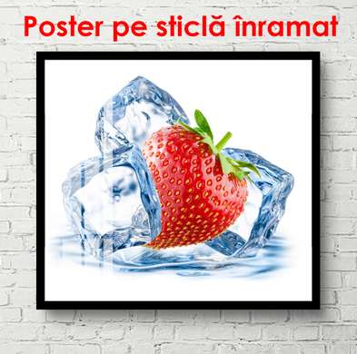 Постер - Клубника с кубиками льда на белом фоне, 100 x 100 см, Постер в раме, Еда и Напитки