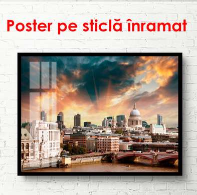 Poster - Orașul frumos și cerul înnorat, 90 x 60 см, Poster înrămat, Orașe și Hărți