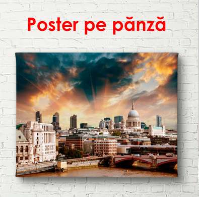 Poster - Orașul frumos și cerul înnorat, 90 x 60 см, Poster înrămat, Orașe și Hărți