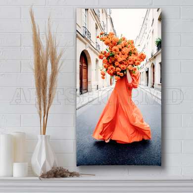 Poster - Fata in rochie portocalie cu un buchet de flori, 45 x 90 см, Poster inramat pe sticla, Glamour